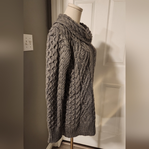 Zara Knit Grey Sweater - Size Medium - Picture 4 of 5